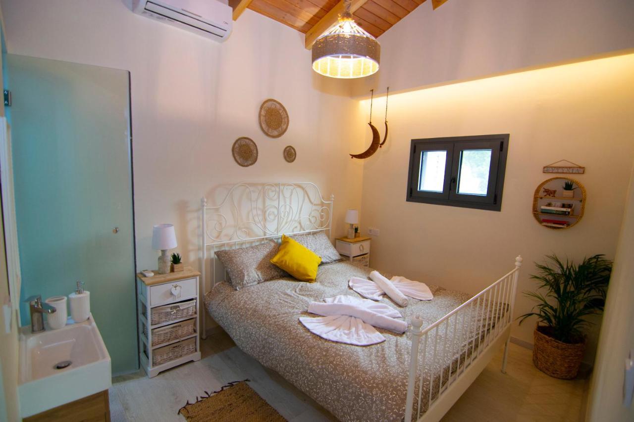 Ampelos Cretan - Private Pool & Heated Ozone Jacuzzi Villa Yerolákkos